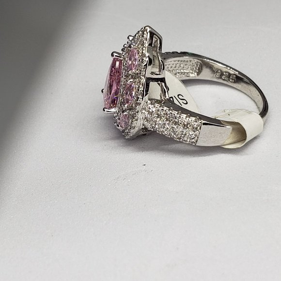 💎Pear Shaped Pink Posh Fashion Ring with Pave Stones - Picture 5 of 6